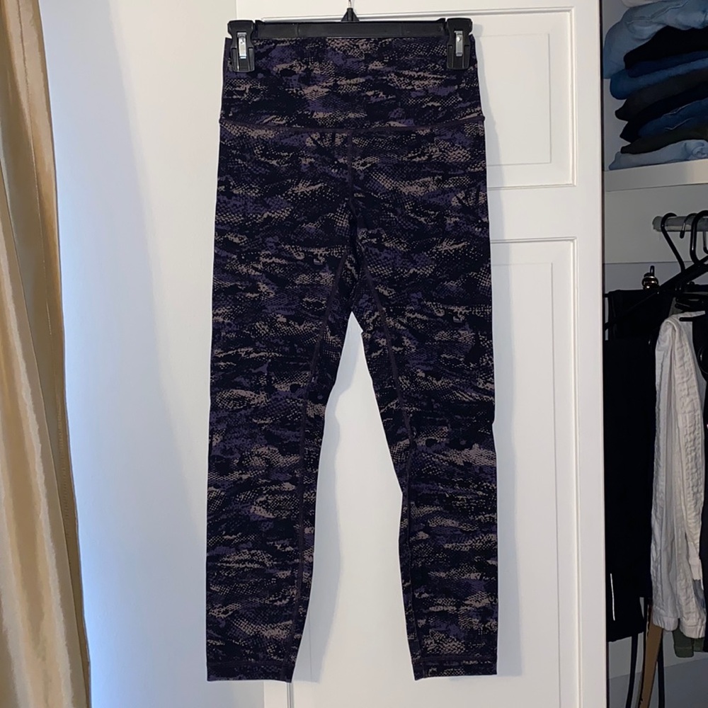 Lululemon Wunder Under Leggings. Luxtreme material